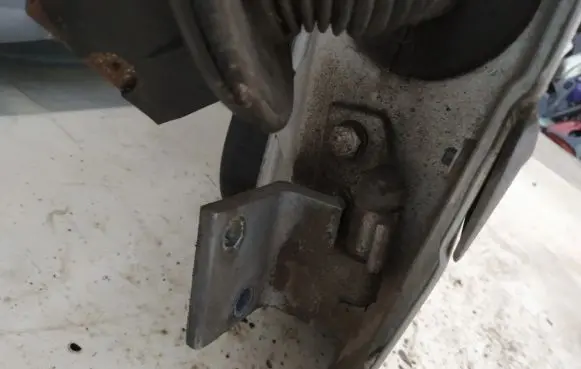 Peugeot 406 Front door upper hinge