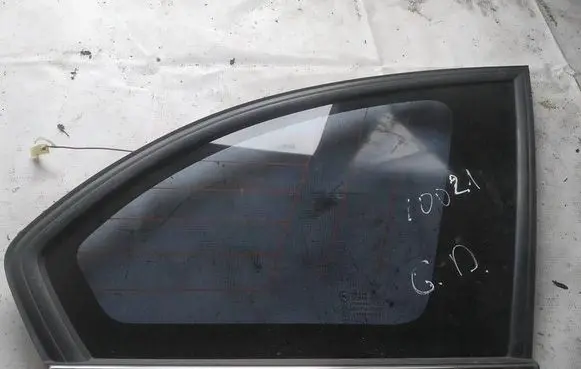 Chevrolet Captiva Rear side window AS2