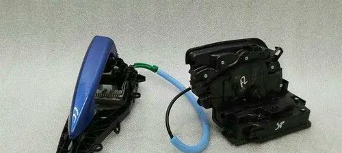 BMW X1 F48 F49 Front door lock 7281937