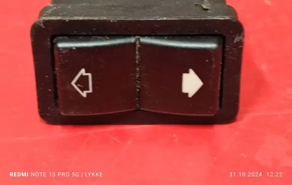 BMW 5 E39 Electric window control switch 8368974