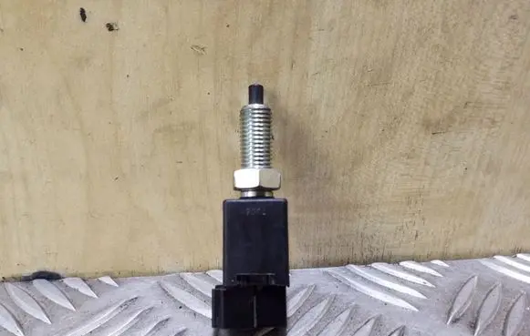 Clutch pedal sensor