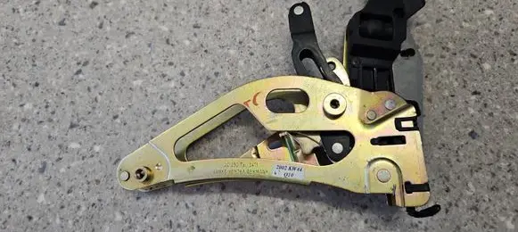 Mercedes-Benz SL R230 Convertible roof hinge 2307900471 A2307900471