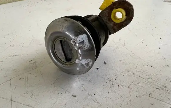Hyundai Galloper Front door lock (next to the handle) 