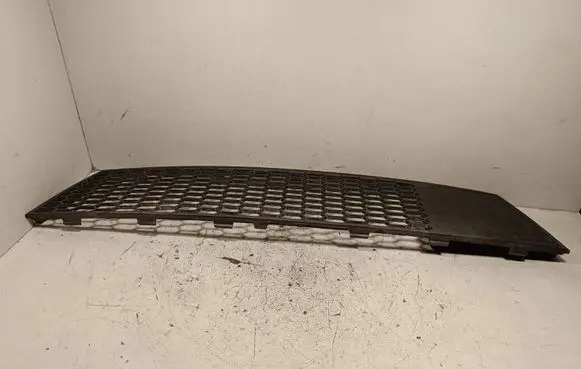 BMW 7 F01 F02 F03 F04 Front bumper lower grill 18648510