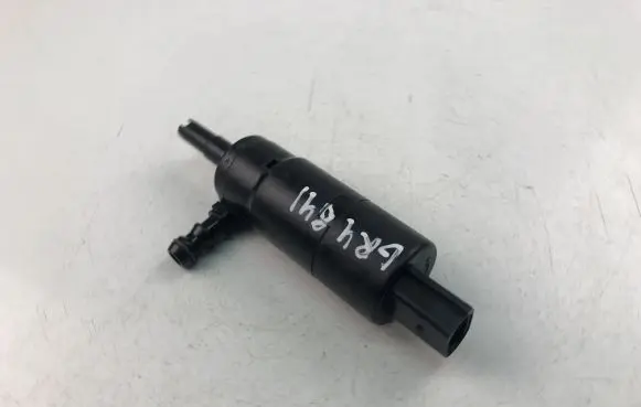 Skoda Fabia Mk1 (6Y) Windscreen/windshield washer pump 3B7955681