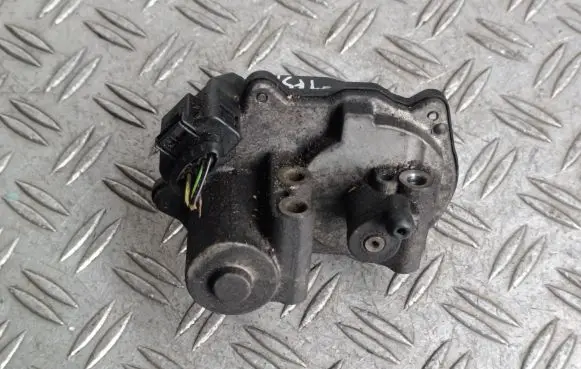 Volkswagen Golf V Intake manifold valve actuator/motor 06F133482B 2900315989 A2C53106022