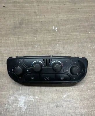 Mercedes-Benz C W203 Climate control unit 2038300185