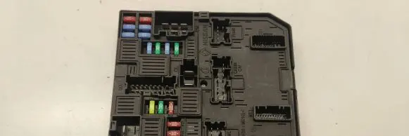 Renault Espace V (RFC) Fuse module 284B64601R 58G112F10 1764309461