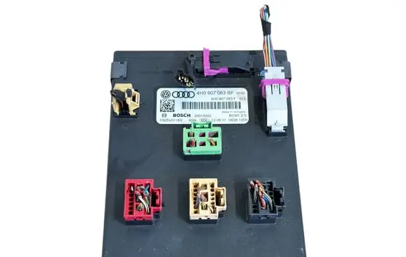 Audi A7 S7 4G Comfort/convenience module 4H0907063BF 20012002 F005V01183
