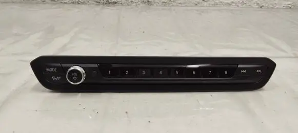Radio/GPS head unit trim