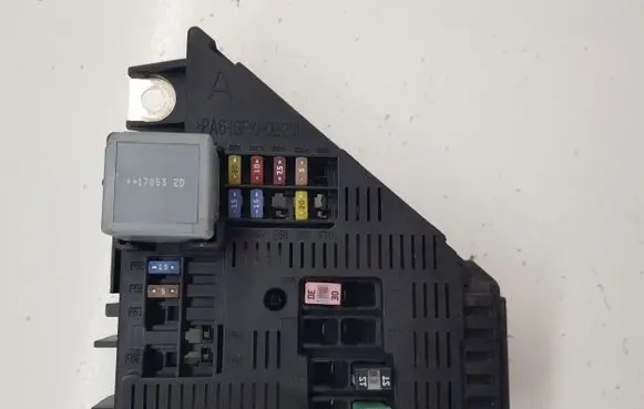 Volvo S90, V90 Fuse module 31473571