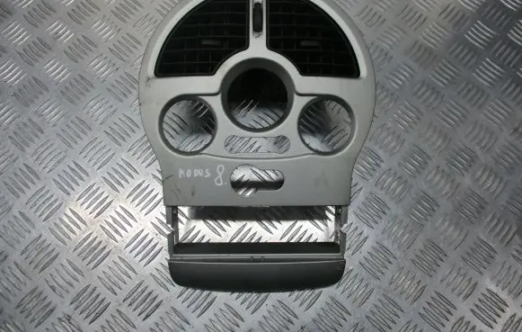 Renault Modus Radio/GPS head unit trim 