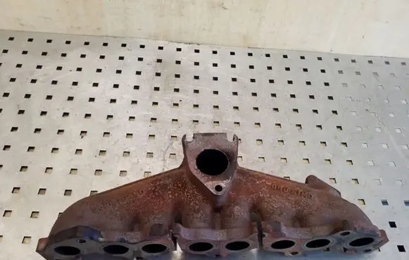 Peugeot 307 Exhaust manifold 9881570480