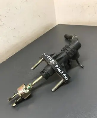 Toyota Avensis T220 Clutch master cylinder 307031L1