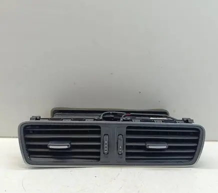 Volkswagen PASSAT B7 Dash center air vent grill 