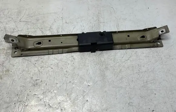 Opel Insignia A Radiator support slam panel bracket 