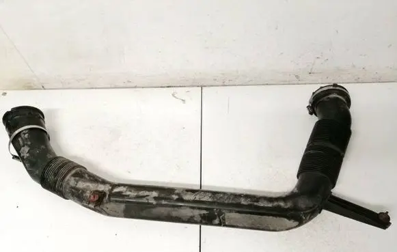 Chevrolet Cruze Air intake hose/pipe 13307083 631048618