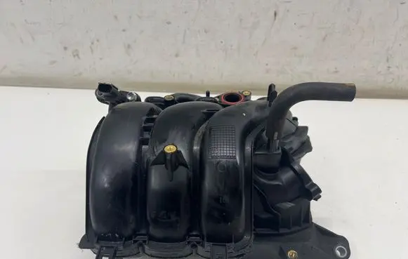 Toyota Yaris XP210 Intake manifold 17101F3040