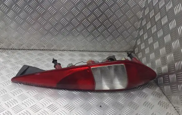Ford Mondeo Mk III Rear/tail lights