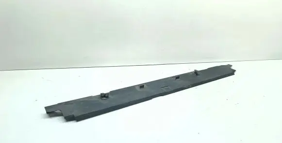 BMW 4 F32 F33 Radiator trim 7600543 17117600543