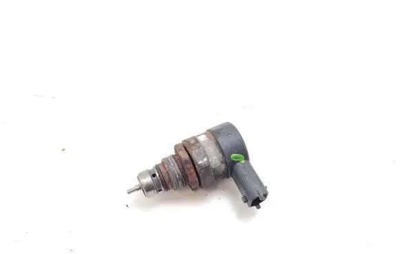 Opel Vivaro Fuel pressure regulator H8200426552 0281002753