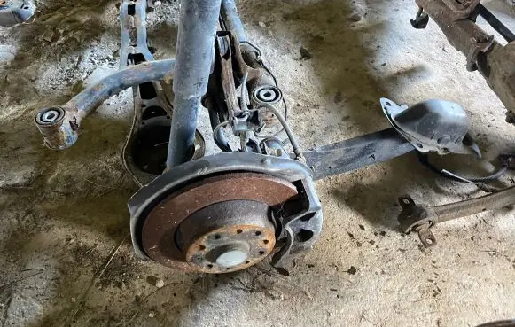 Volkswagen PASSAT B7 Rear axle beam 