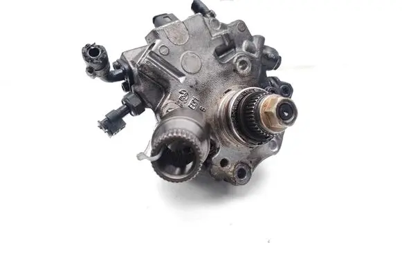 Mercedes-Benz C AMG W204 Fuel injection high pressure pump A6510700601