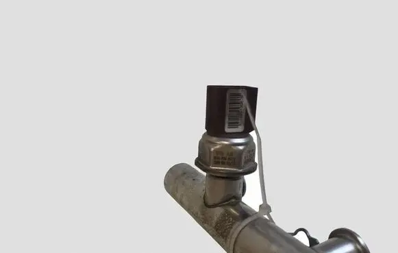Audi Q5 SQ5 8R Fuel main line pipe 06E130089D
