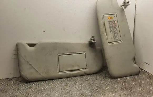Nissan Qashqai+2 Sun visor