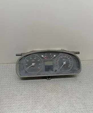 Renault Laguna II Speedometer (instrument cluster) 8200328446 501018860086 600XYJ64