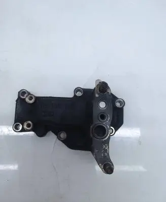 Volkswagen Touareg II Engine mounting bracket 059145195