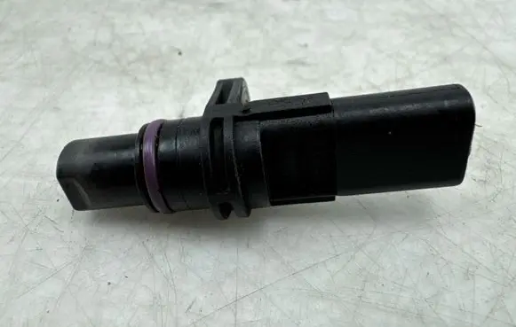 Volkswagen Golf VII Camshaft position sensor 04L907601