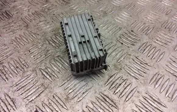 Chevrolet Captiva Glow plug pre-heat relay 55574293