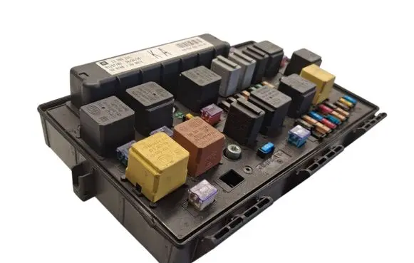 Opel Astra H Fuse module 13250232 5DK00946430