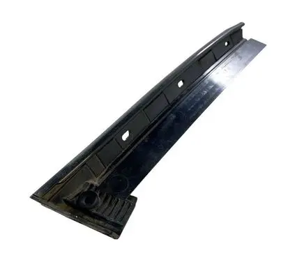 Ford Mustang VI Front door glass trim molding FR3B6302565