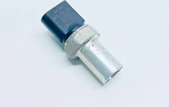Volkswagen PASSAT CC Air conditioning (A/C) pressure sensor 5K0959126