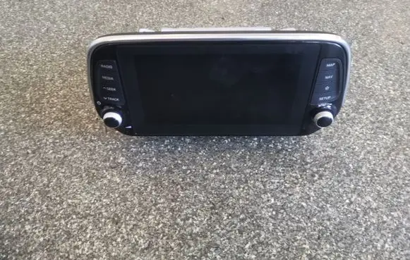 Hyundai Santa Fe Radio/CD/DVD/GPS head unit 96560S1051 AVCC0S1EE