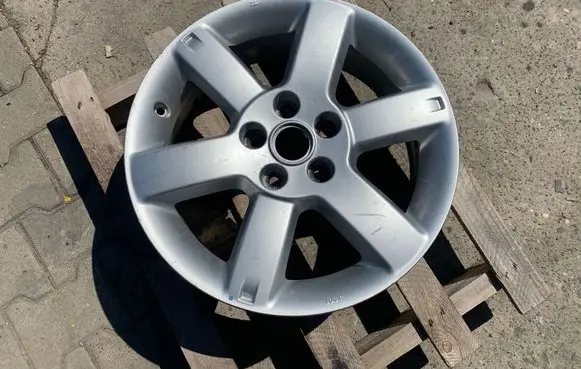 Nissan Qashqai R17 alloy rim 