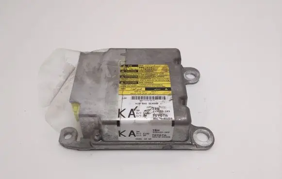 Toyota Avensis T270 Airbag control unit/module 8917005250