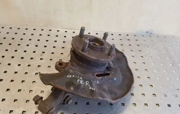 Front wheel hub