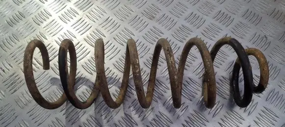 Volkswagen Golf III Rear coil spring