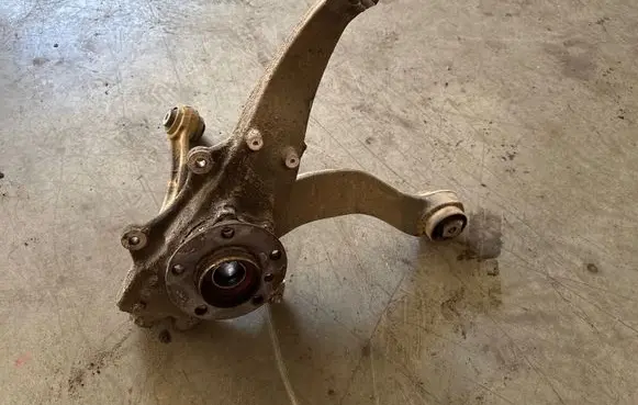 BMW 5 GT F07 Front wheel hub spindle knuckle 6777750 6777730 6777740