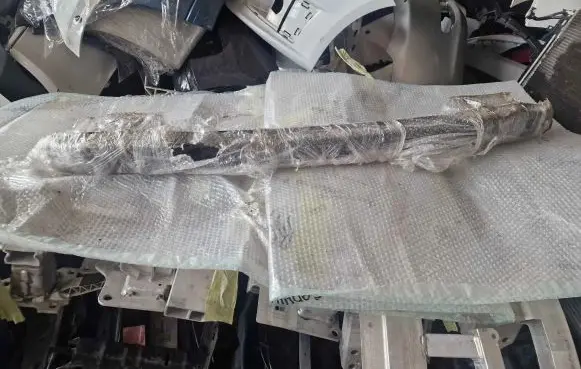 Mercedes-Benz C W204 Front bumper cross member A2046100414