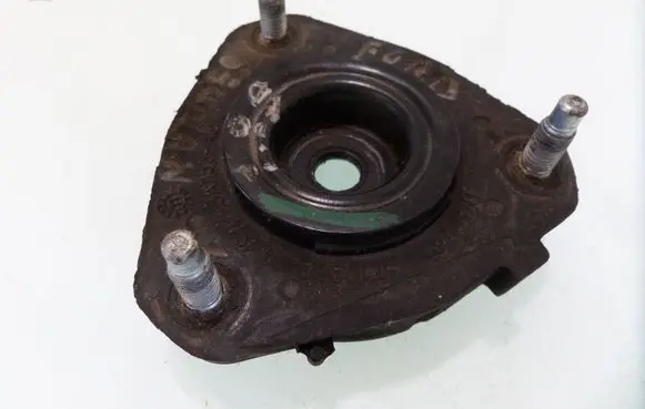 Ford Mondeo MK I Front shock absorber mounting bracket 21026230