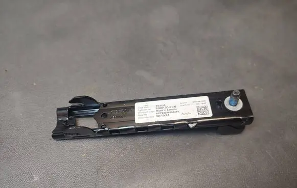 Tesla Model Y Seat belt height adjuster 106813001B