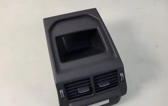 Rear air vent grill