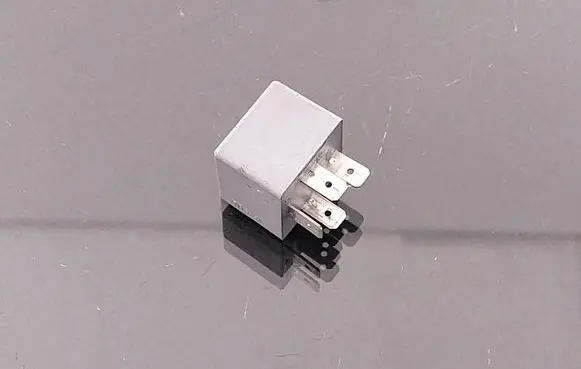 Volkswagen Touareg I Other relay 141951253B