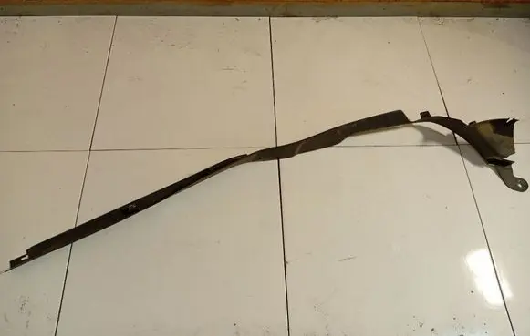 Front sill trim cover