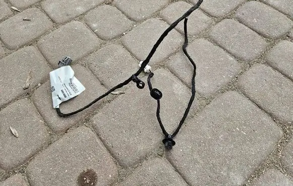 Opel Insignia B Rear seat side top trim 39084509