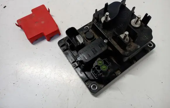 Engine start stop button switch